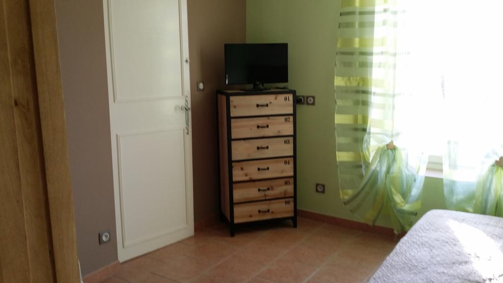 Les Portes Du Soleil Bed & Breakfast Capestang Oda fotoğraf