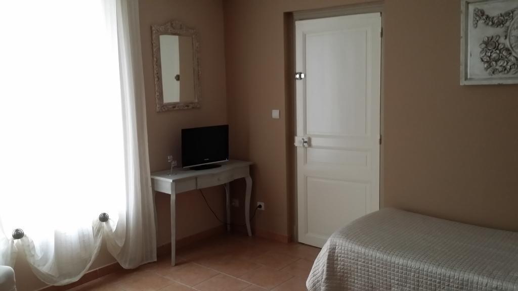 Les Portes Du Soleil Bed & Breakfast Capestang Dış mekan fotoğraf